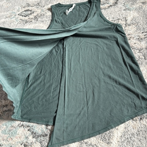 Lululemon Knot A Problem Tank in Graphite Green - Picture 3 of 6